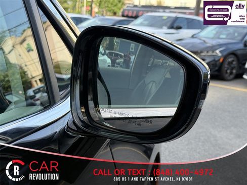 Used 2024 Chrysler Pacifica Limited FWD image 50