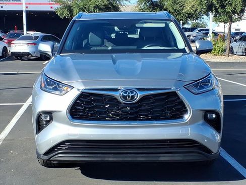 Used 2022 Toyota Highlander Limited image 6