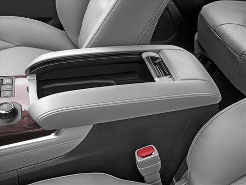 New 2025 Toyota Highlander Limited image 10