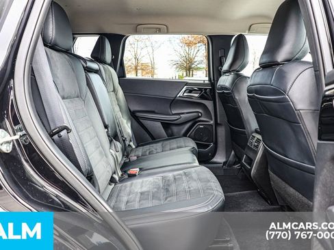 Used 2025 Mitsubishi Outlander SE image 24