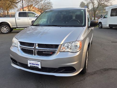 Used 2017 Dodge Grand Caravan SE w/ Power Window Group image 3