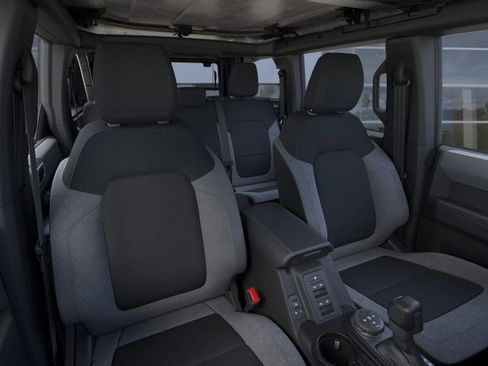 New 2025 Ford Bronco Base image 10