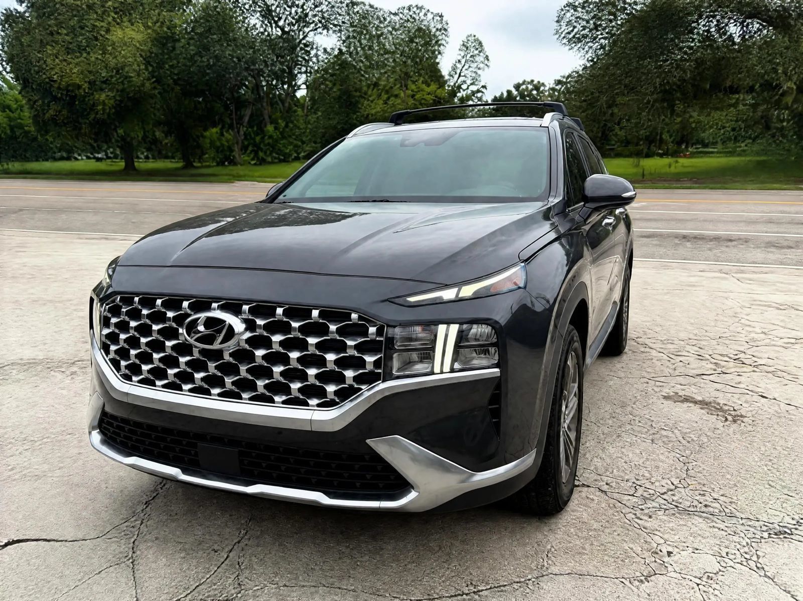 Used 2021 Hyundai Santa Fe SEL w/ Convenience Package FWD image 2