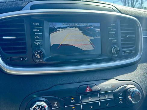 Used 2020 Kia Sorento L image 23