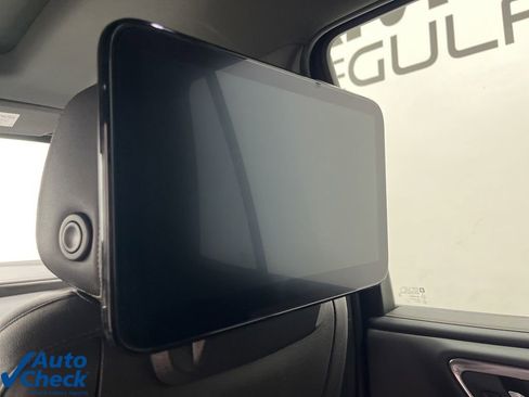 Used 2021 GMC Yukon AT4 w/ AT4 Premium Plus Package image 11