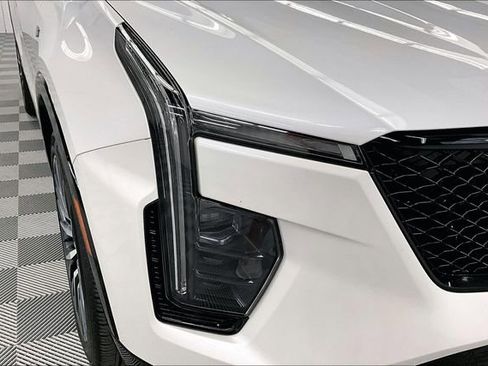 Used 2024 Cadillac XT4 Sport AWD/4WD image 35