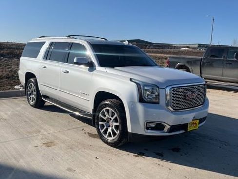 Used 2017 GMC Yukon XL Denali w/ Open Road Package image 10
