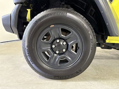Used 2023 Jeep Wrangler Sport image 13