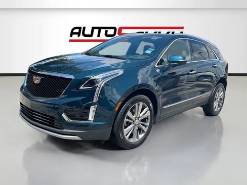 Used 2025 Cadillac XT5 Premium Luxury w/ Technology Package AWD/4WD image 3