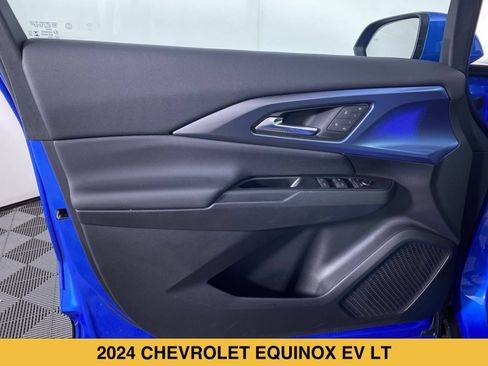 Certified 2024 Chevrolet Equinox EV LT FWD image 11