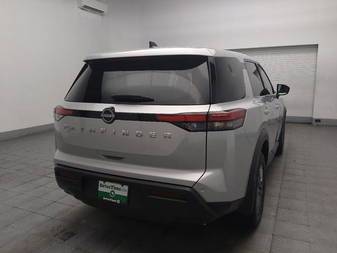 Used 2024 Nissan Pathfinder S FWD image 9
