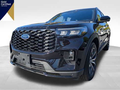 Certified 2025 Ford Explorer ST-Line AWD/4WD image 11