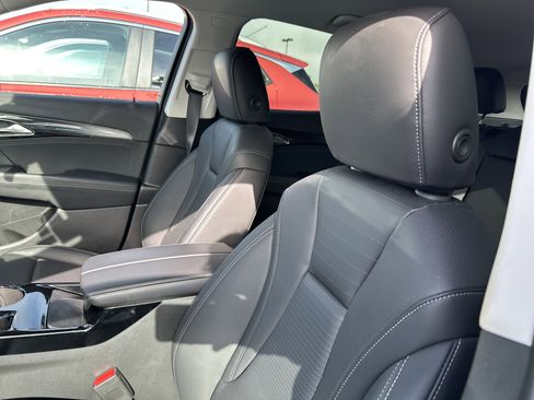 Used 2024 Buick Envision Preferred image 11