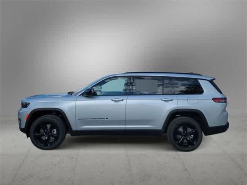 New 2025 Jeep Grand Cherokee L Altitude image 5