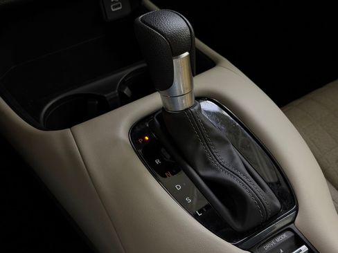 Certified 2023 Honda HR-V LX image 17