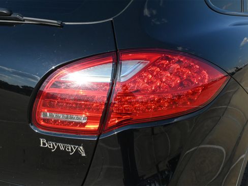 Used 2013 Porsche Cayenne S image 20