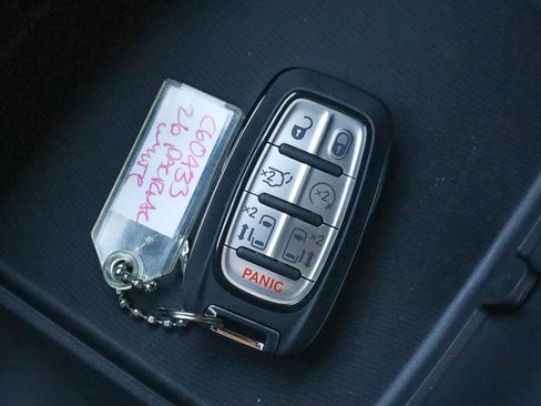 New 2026 Chrysler Pacifica Select image 38