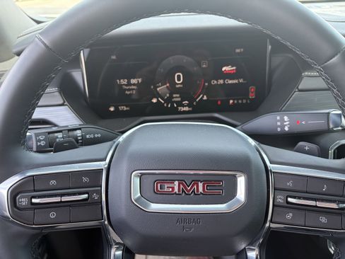 Used 2025 GMC Acadia Elevation FWD image 13