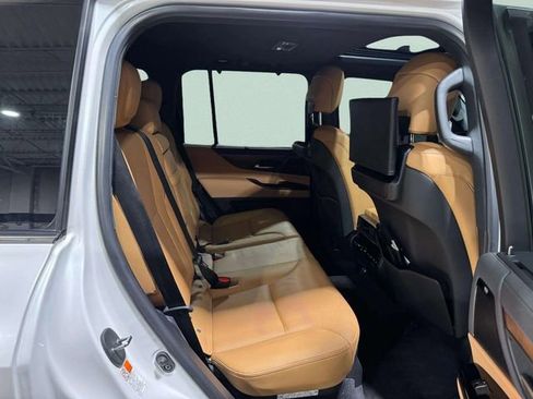 Used 2023 Lexus LX 600 4WD w/ Luxury Package image 31