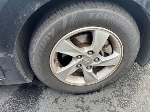Used 2014 Hyundai Elantra SE FWD image 19
