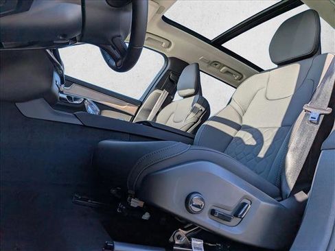New 2026 Volvo XC90 B5 Plus w/ Protection Package image 4