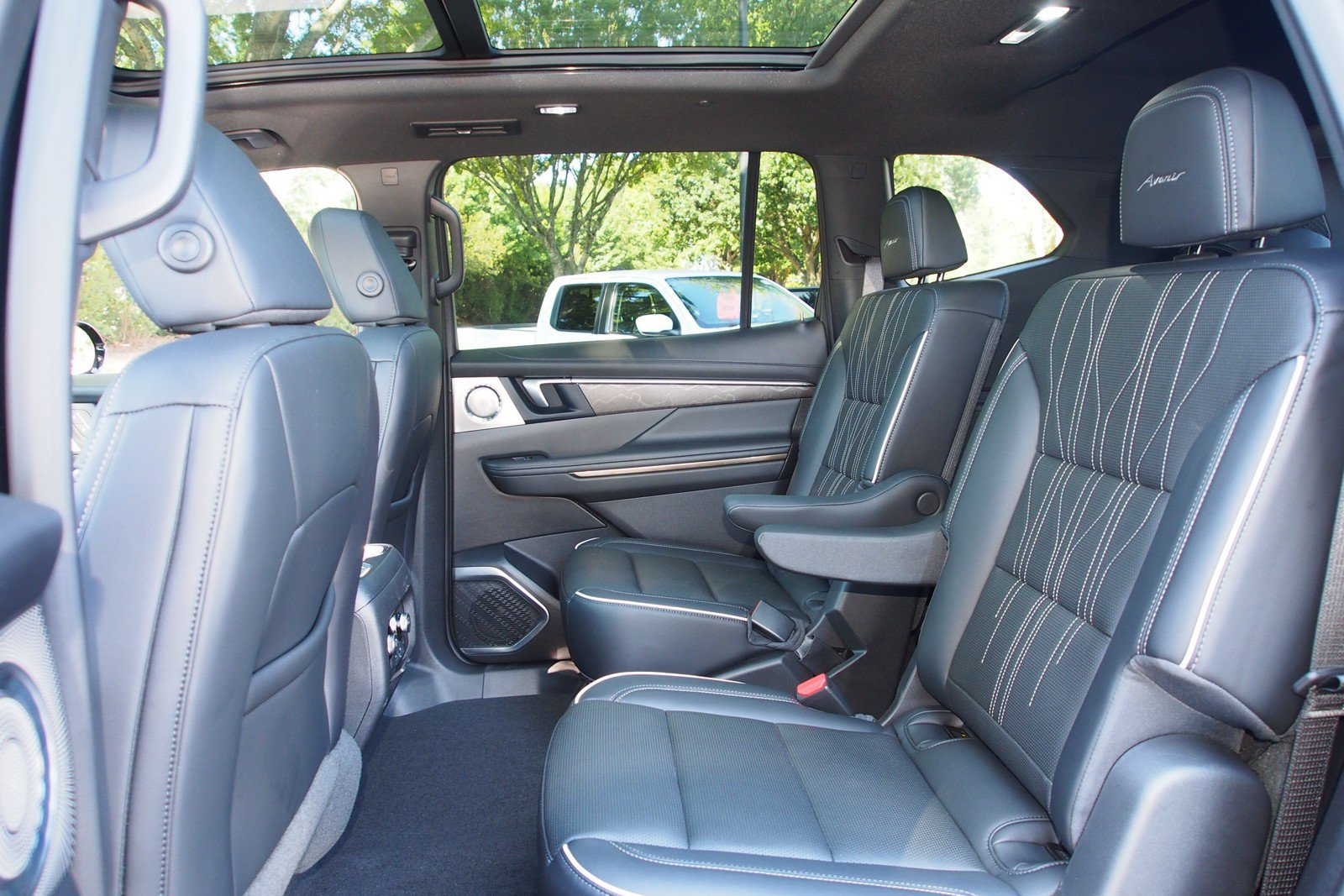 Used 2026 Buick Enclave Avenir w/ Super Cruise Package AWD/4WD image 23