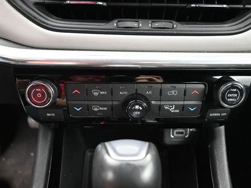 Used 2024 Jeep Compass Limited image 26