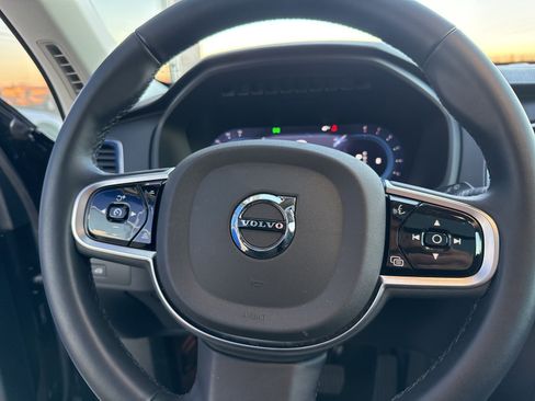 Used 2025 Volvo XC90 B6 Plus image 26