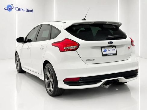 Used 2017 Ford Focus ST FWD image 5