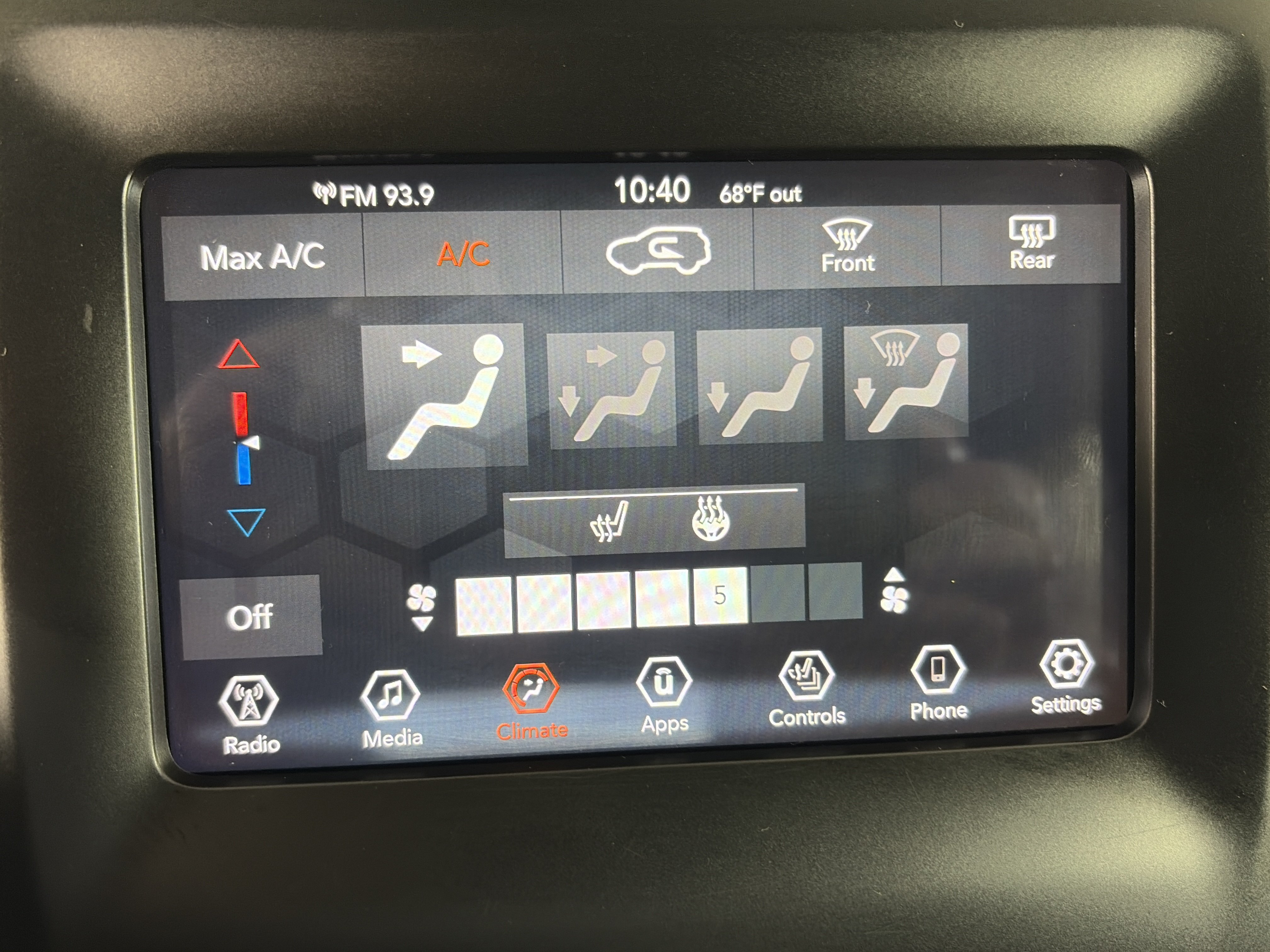 Used 2021 Jeep Cherokee Latitude Lux w/ Sun & Sound Group AWD/4WD image 22