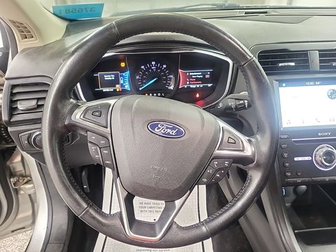 Used 2018 Ford Fusion Titanium image 13