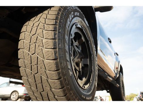 Used 2018 Toyota 4Runner TRD Off-Road Premium AWD/4WD image 9