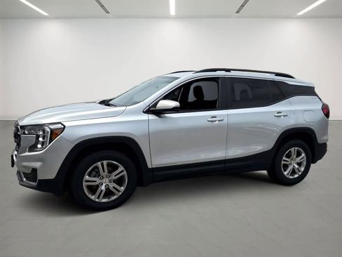 Used 2022 GMC Terrain SLE w/ Driver Convenience Package AWD/4WD image 2