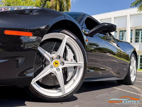 Used 2012 Ferrari 458 Italia Coupe RWD image 11