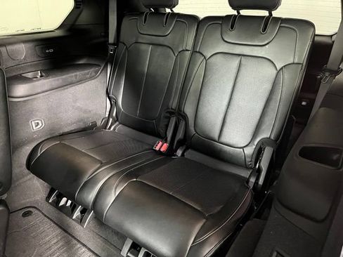 Used 2022 Jeep Grand Cherokee L Overland w/ Luxury Tech Group IV AWD/4WD image 42