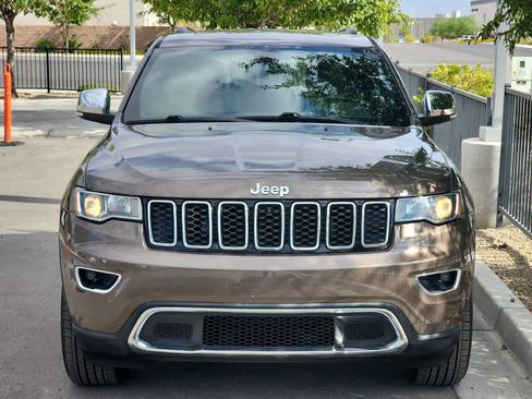 Used 2020 Jeep Grand Cherokee Limited w/ Trailer Tow Group IV AWD/4WD image 3