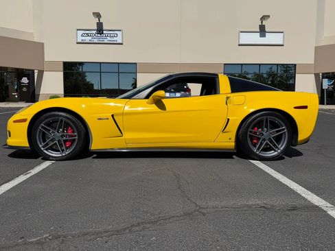 Used 2006 Chevrolet Corvette Z06 w/ Preferred Equipment Group RWD image 6