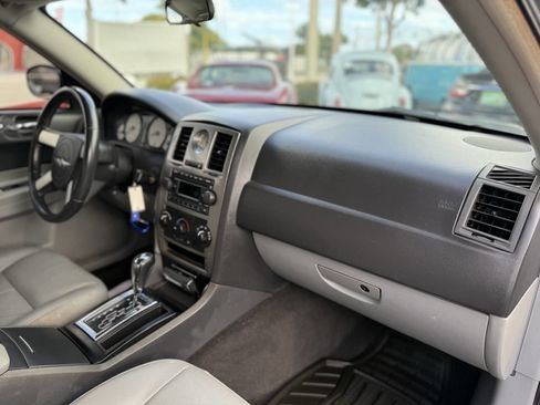 Used 2006 Chrysler 300 Touring image 20