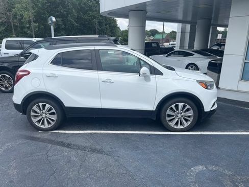 Used 2017 Buick Encore FWD image 2
