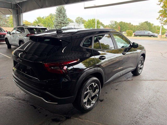 Used 2026 Chevrolet Trax LT w/ Driver Confidence Package FWD image 5