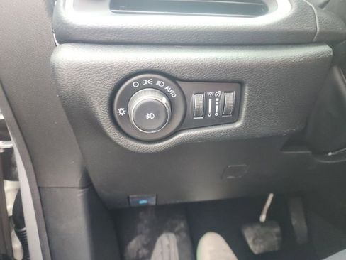 New 2026 Chrysler Pacifica Select FWD image 16