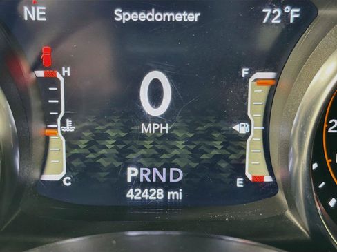 Used 2022 Jeep Wrangler Unlimited Sahara AWD/4WD image 18