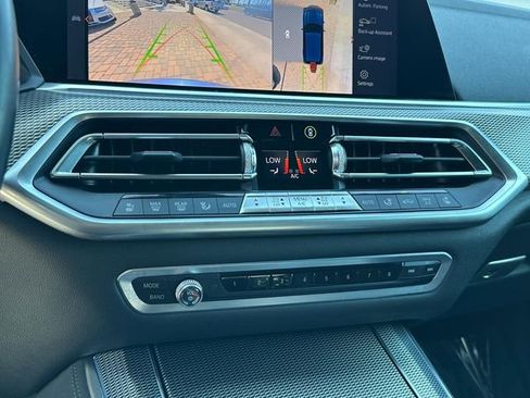 Used 2019 BMW X5 xDrive50i w/ M Sport Package image 19