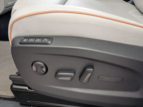 New 2025 Volkswagen ID. Buzz 1st Edition image 22