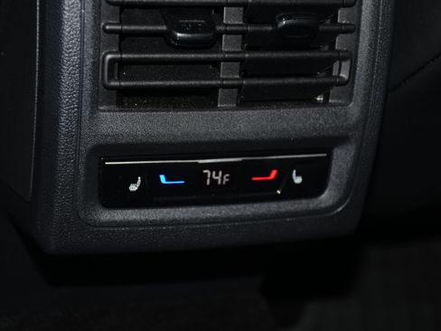 Used 2024 Volkswagen Golf R AWD/4WD image 18