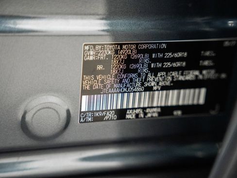 Used 2021 Toyota Venza LE image 41