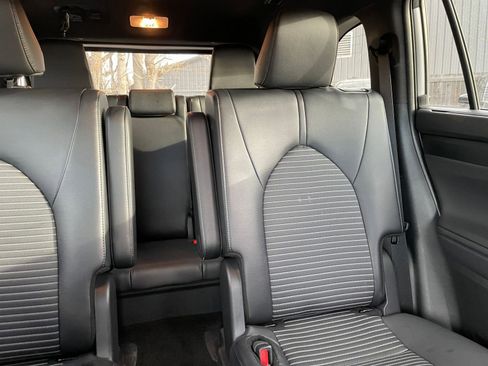 Used 2025 Toyota Highlander XSE image 40
