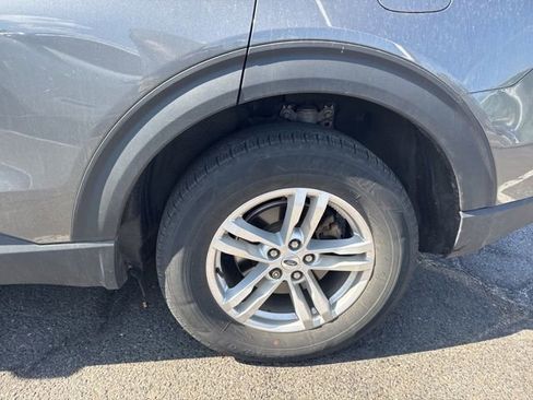 Used 2023 Ford Explorer XLT w/ Class IV Trailer Tow Package image 5