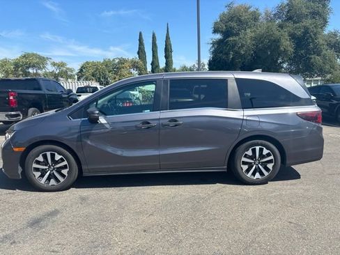 Used 2025 Honda Odyssey EX-L image 2