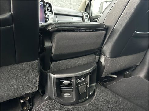 Used 2024 RAM 2500 Laramie AWD/4WD image 18